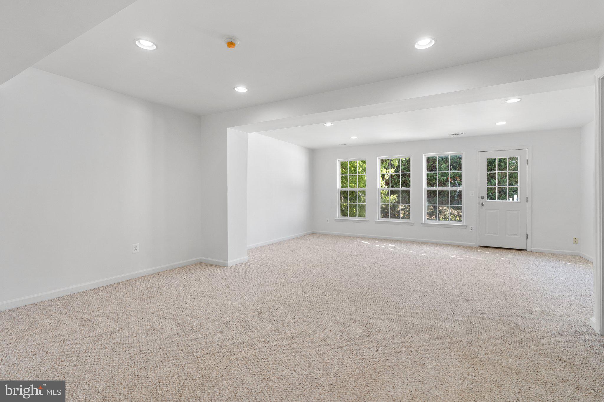 LAKELAND PLACE - Residential