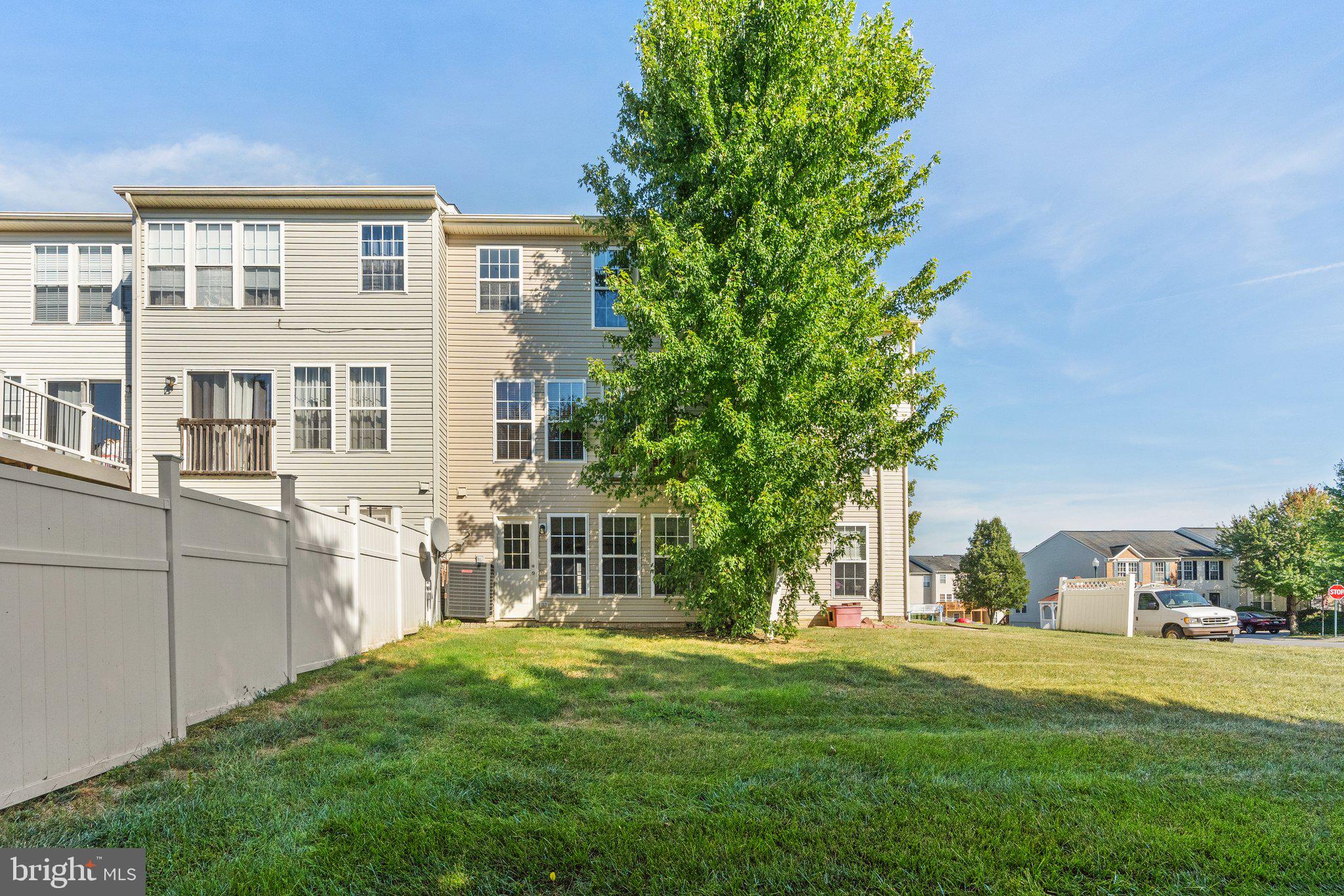 LAKELAND PLACE - Residential