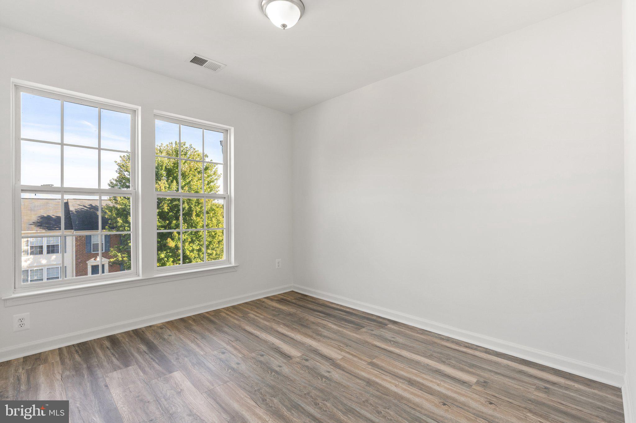 LAKELAND PLACE - Residential