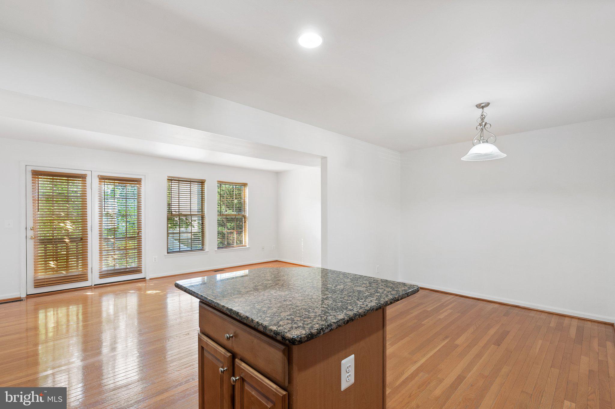 LAKELAND PLACE - Residential