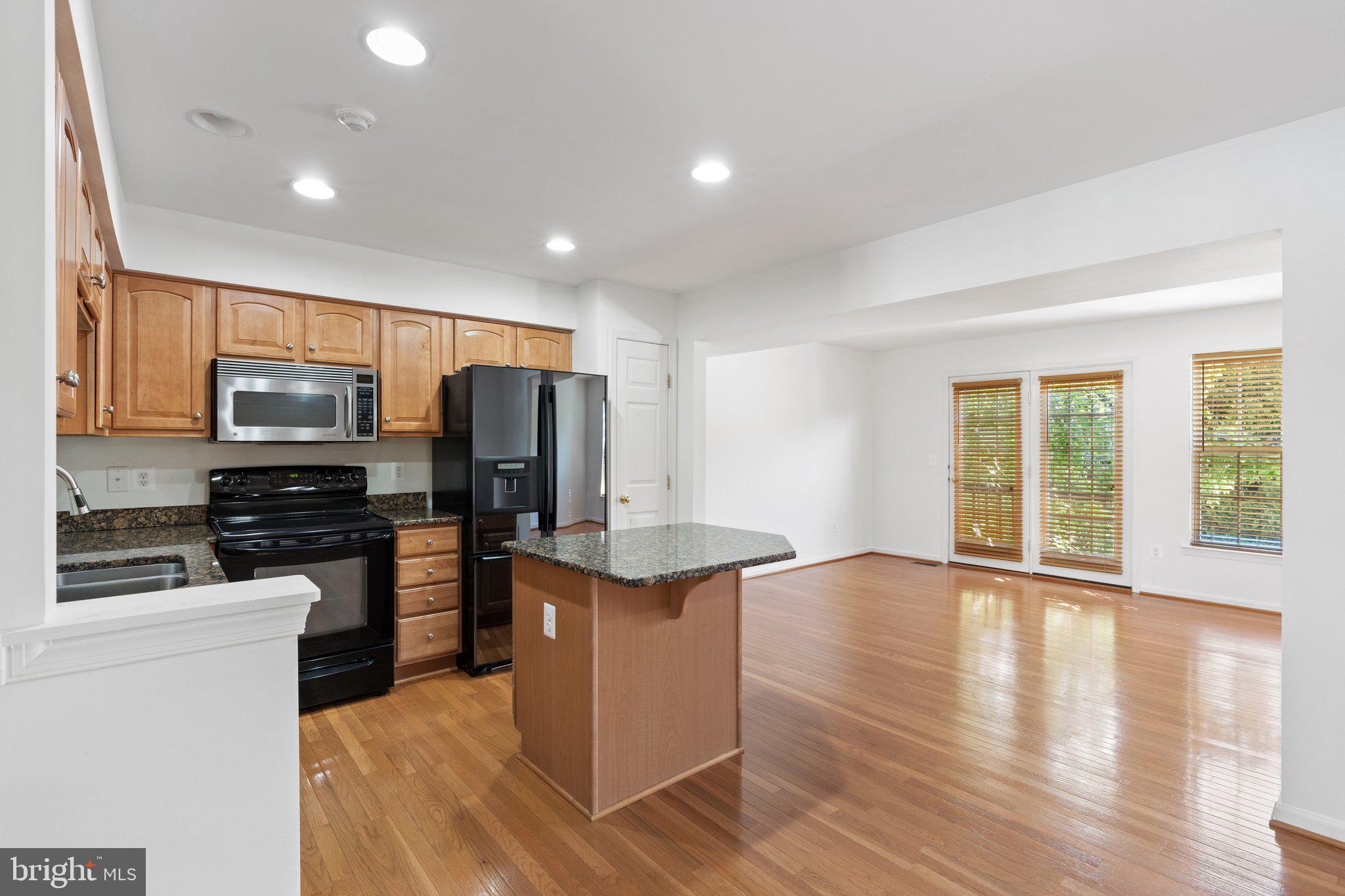 LAKELAND PLACE - Residential