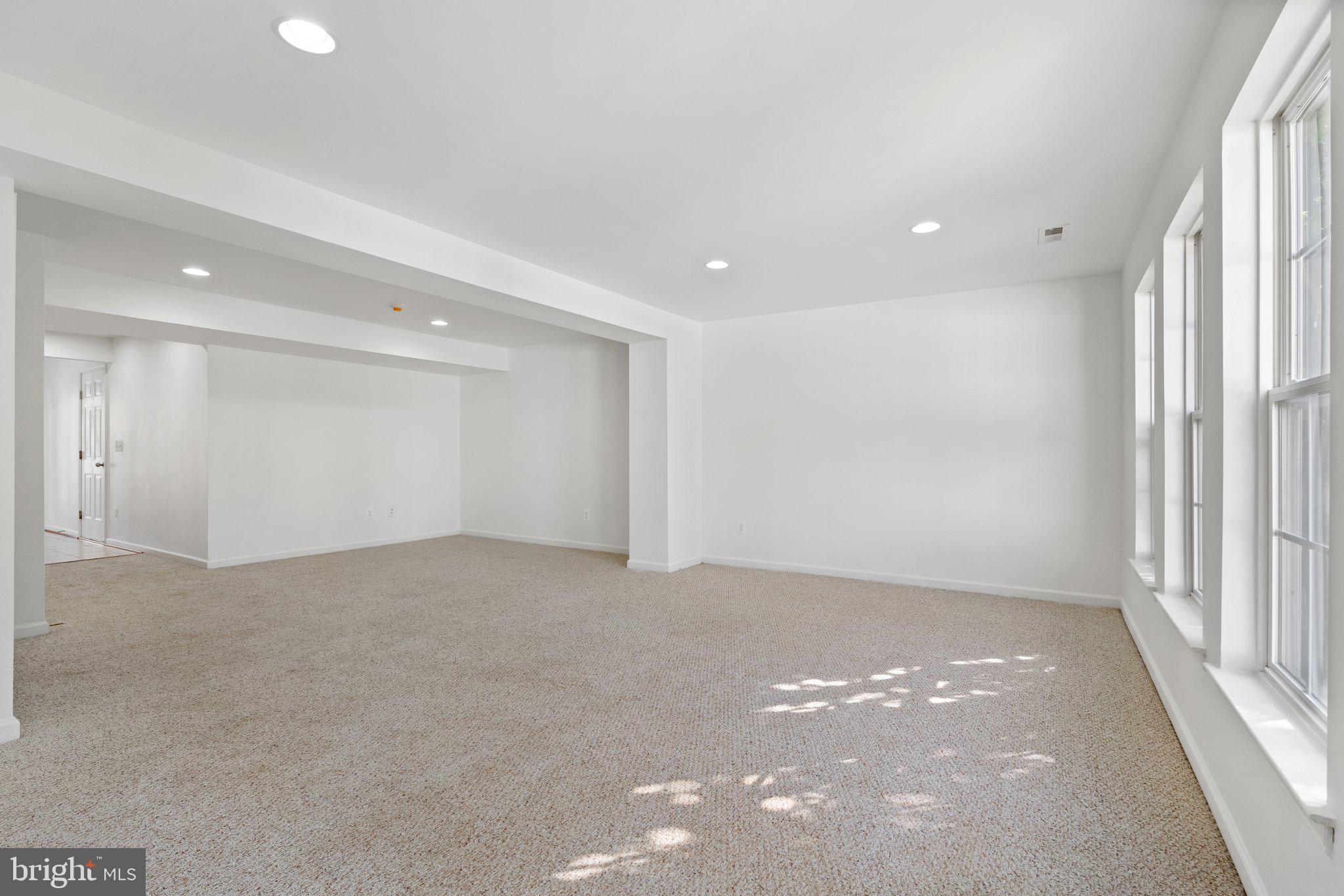 LAKELAND PLACE - Residential