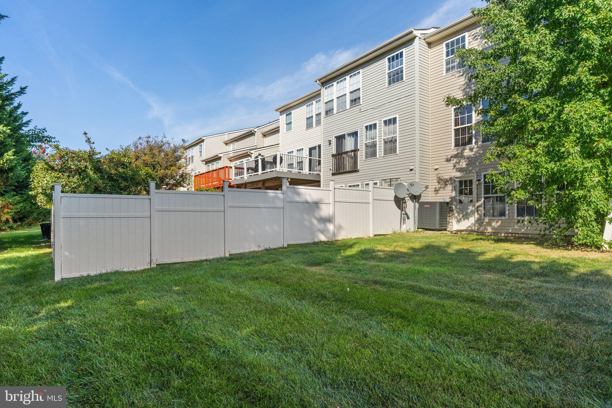 LAKELAND PLACE - Residential