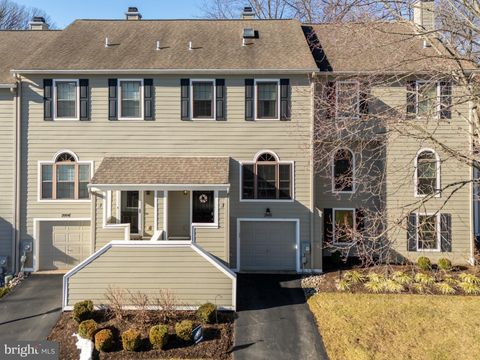 2005 WESTFIELD COURT 2002 NEWTOWN SQUARE PA 19073
