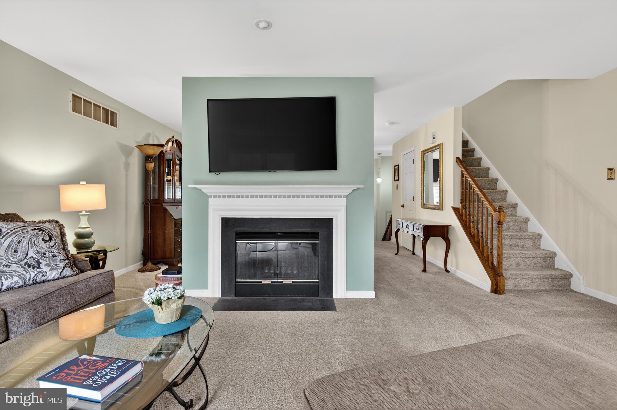 2005 WESTFIELD COURT 2002