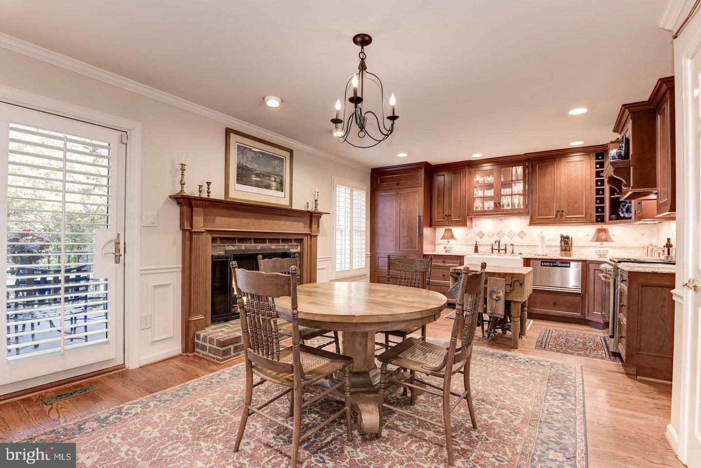 3028 MEETING STREET
