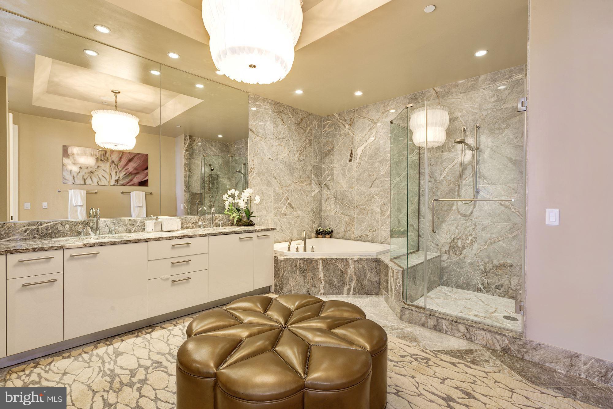 TURNBERRY TOWER - Residential