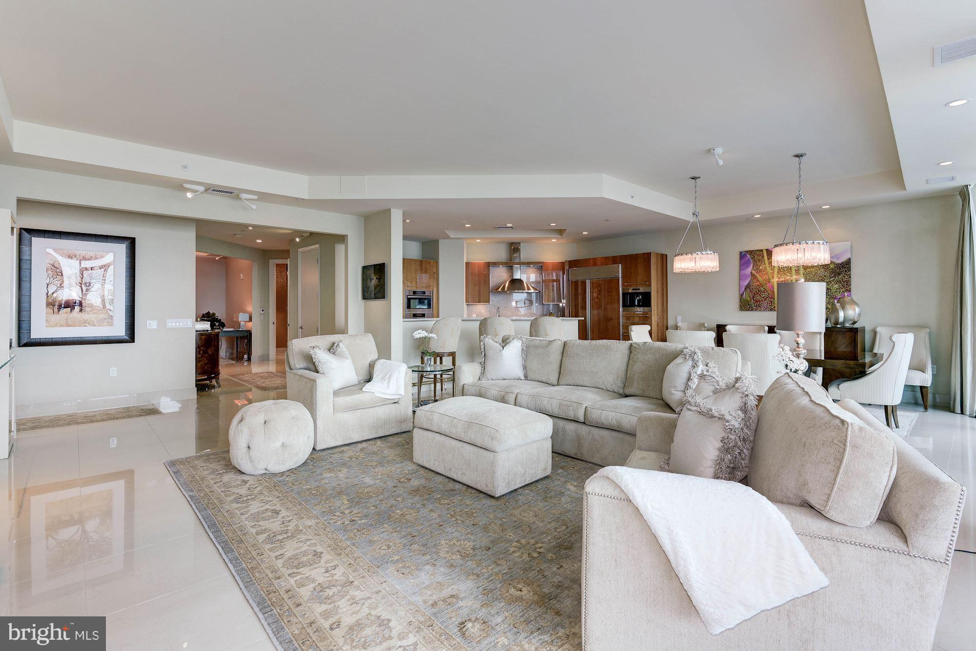 TURNBERRY TOWER - Residential