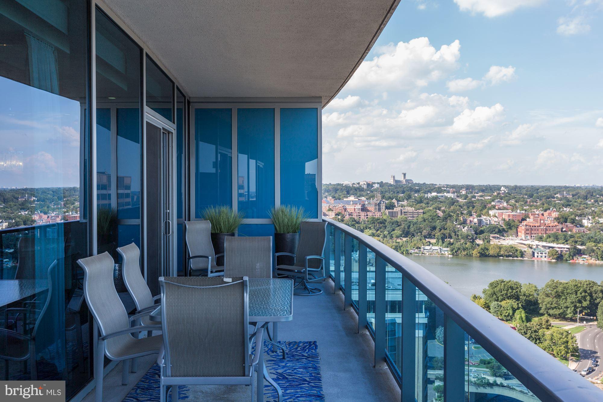 TURNBERRY TOWER - Residential