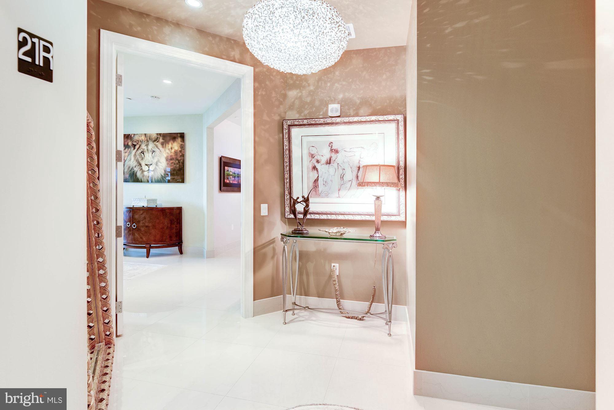 TURNBERRY TOWER - Residential