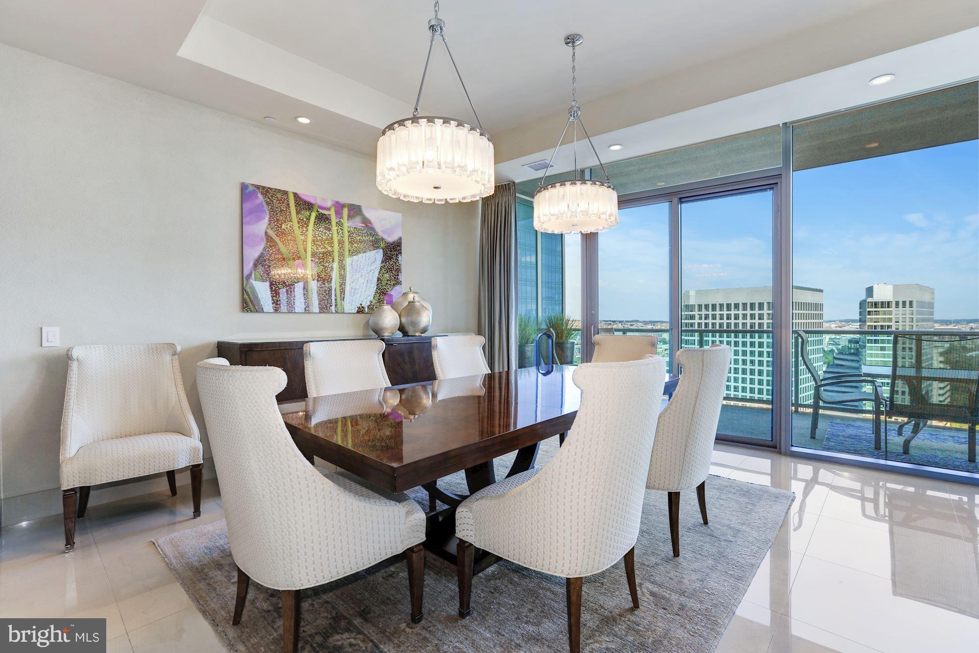 TURNBERRY TOWER - Residential