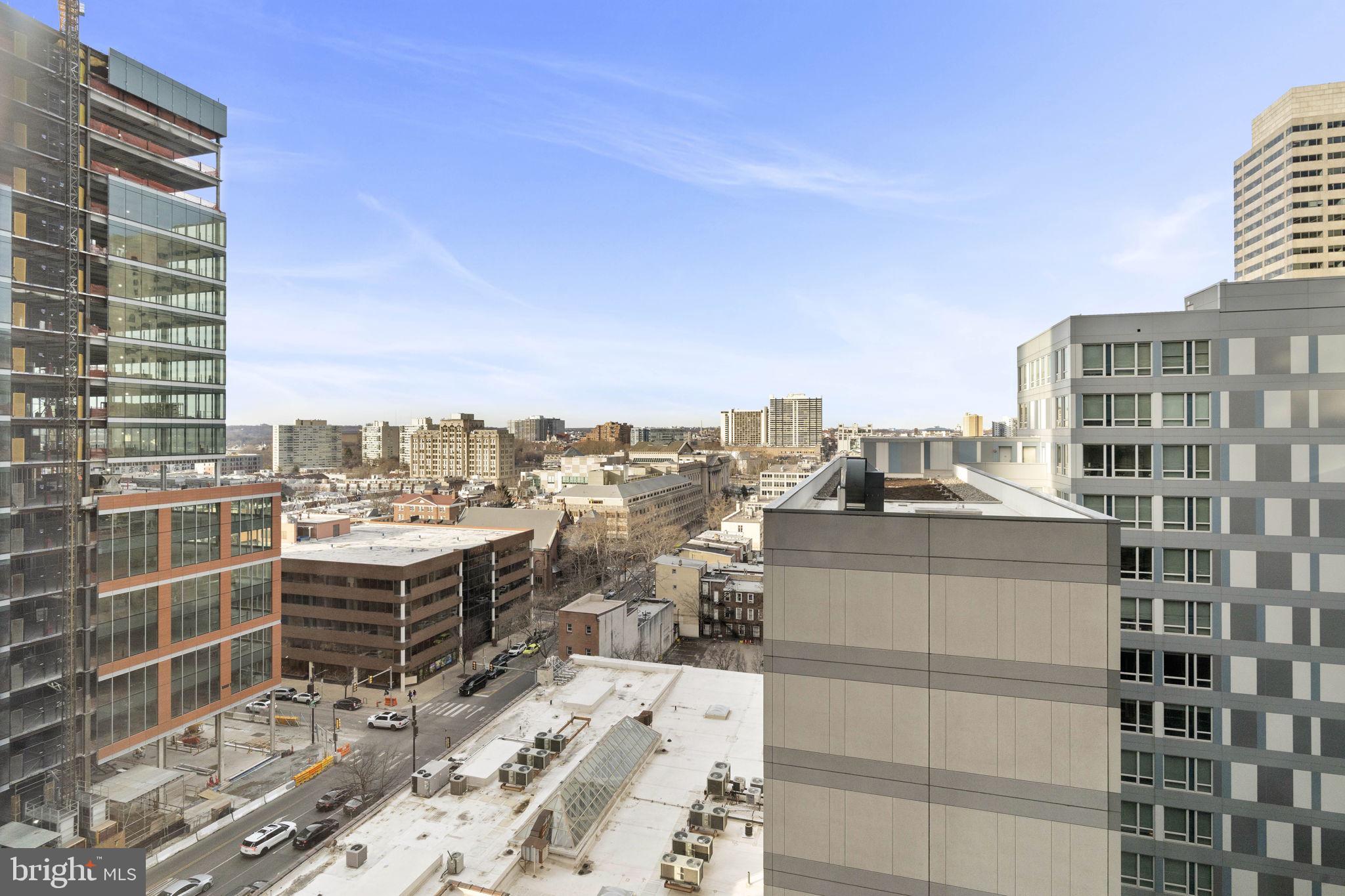 LOGAN SQUARE - Residential