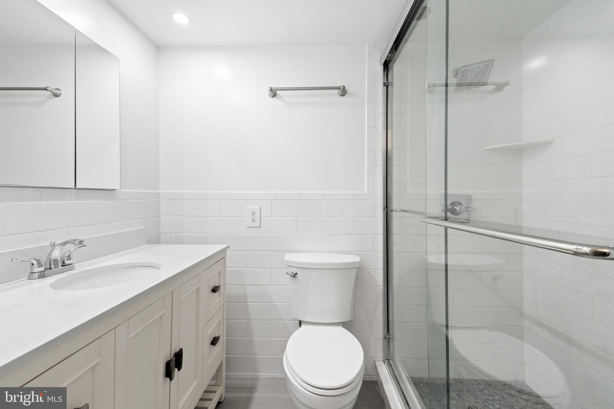 LOGAN SQUARE - Residential