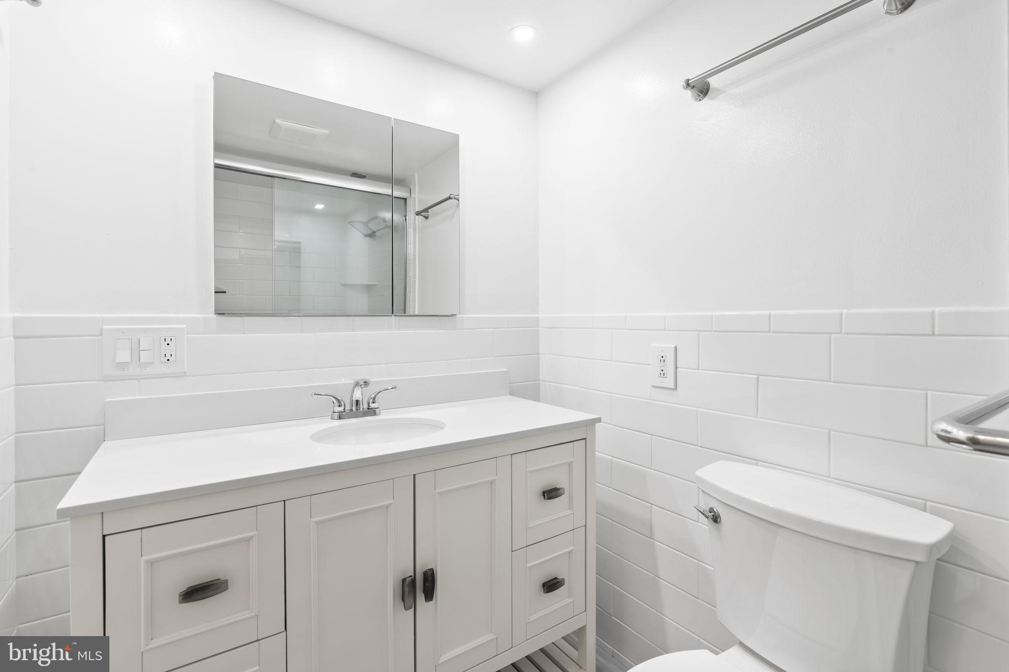 LOGAN SQUARE - Residential