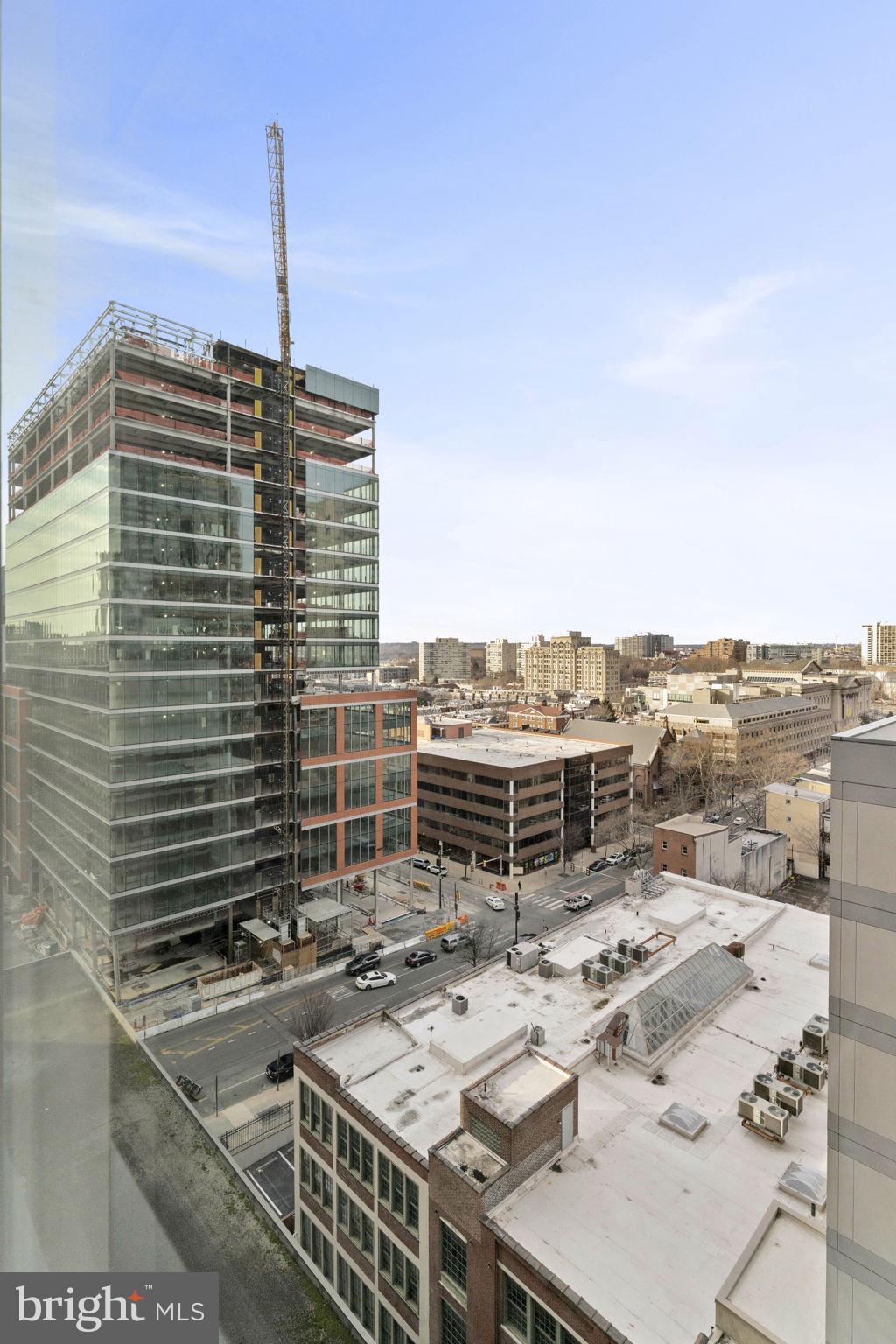 LOGAN SQUARE - Residential