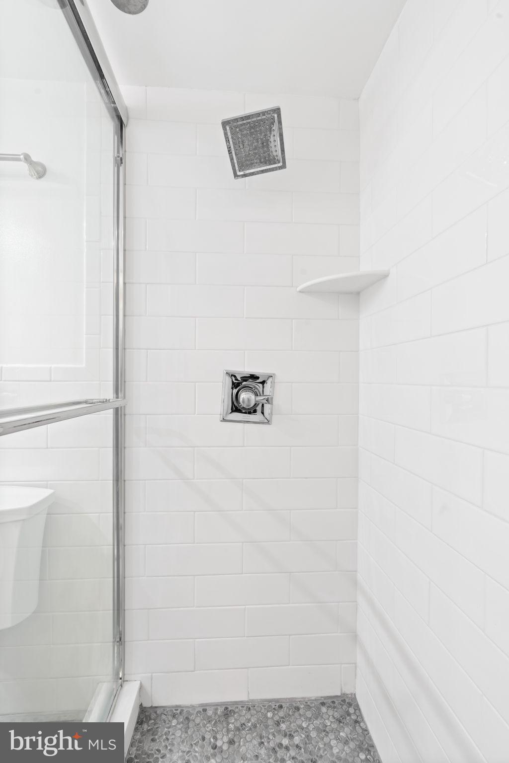 LOGAN SQUARE - Residential