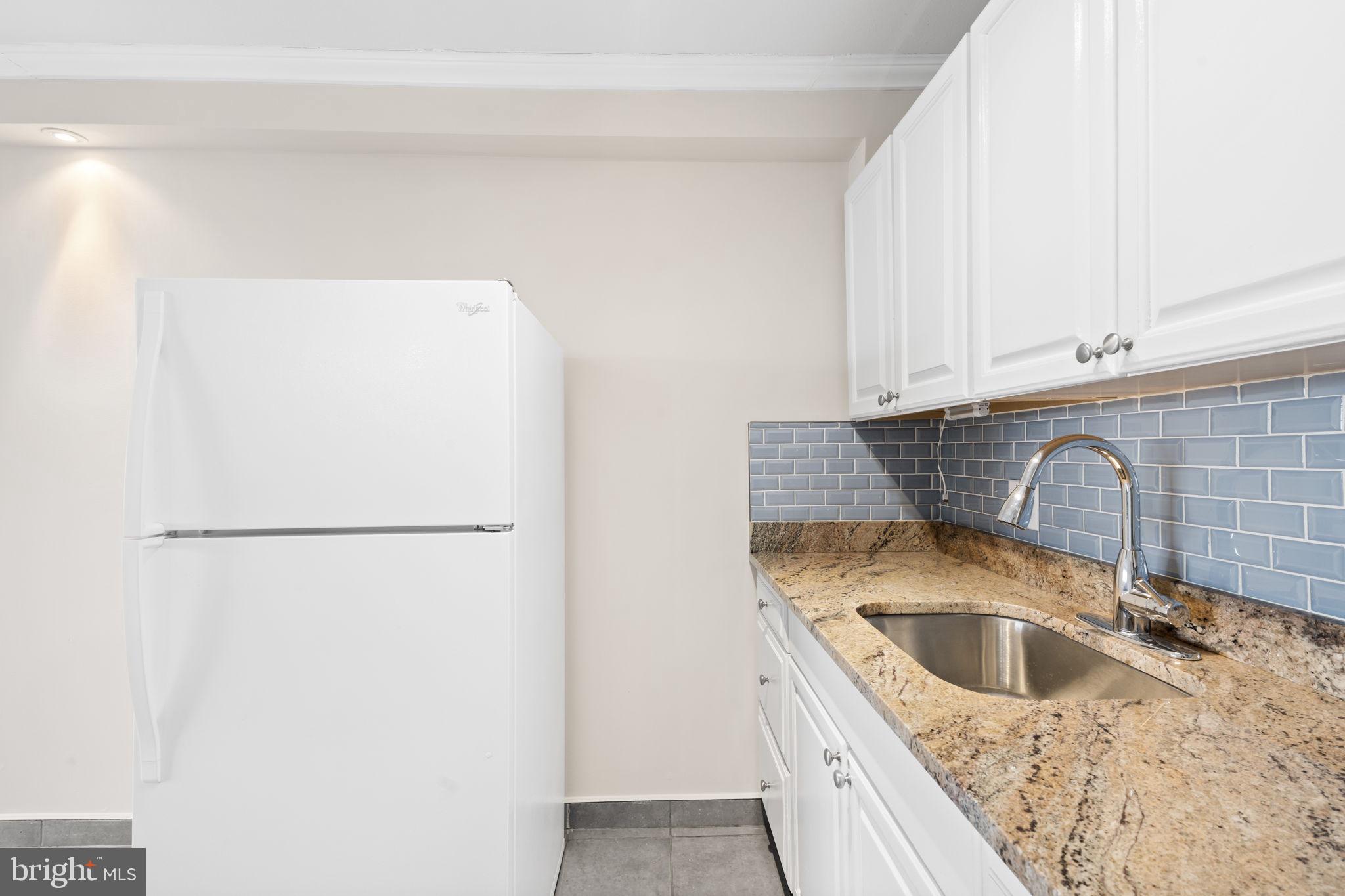 LOGAN SQUARE - Residential