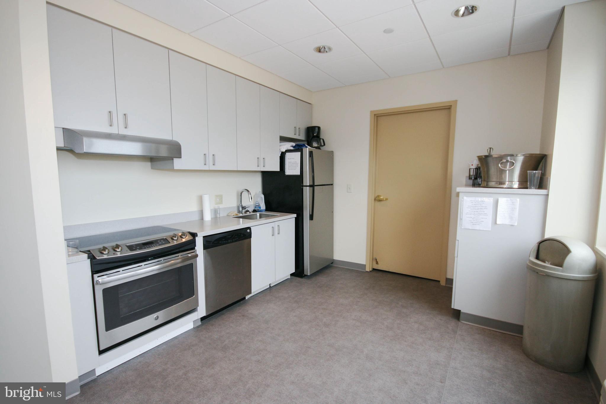 LOGAN SQUARE - Residential