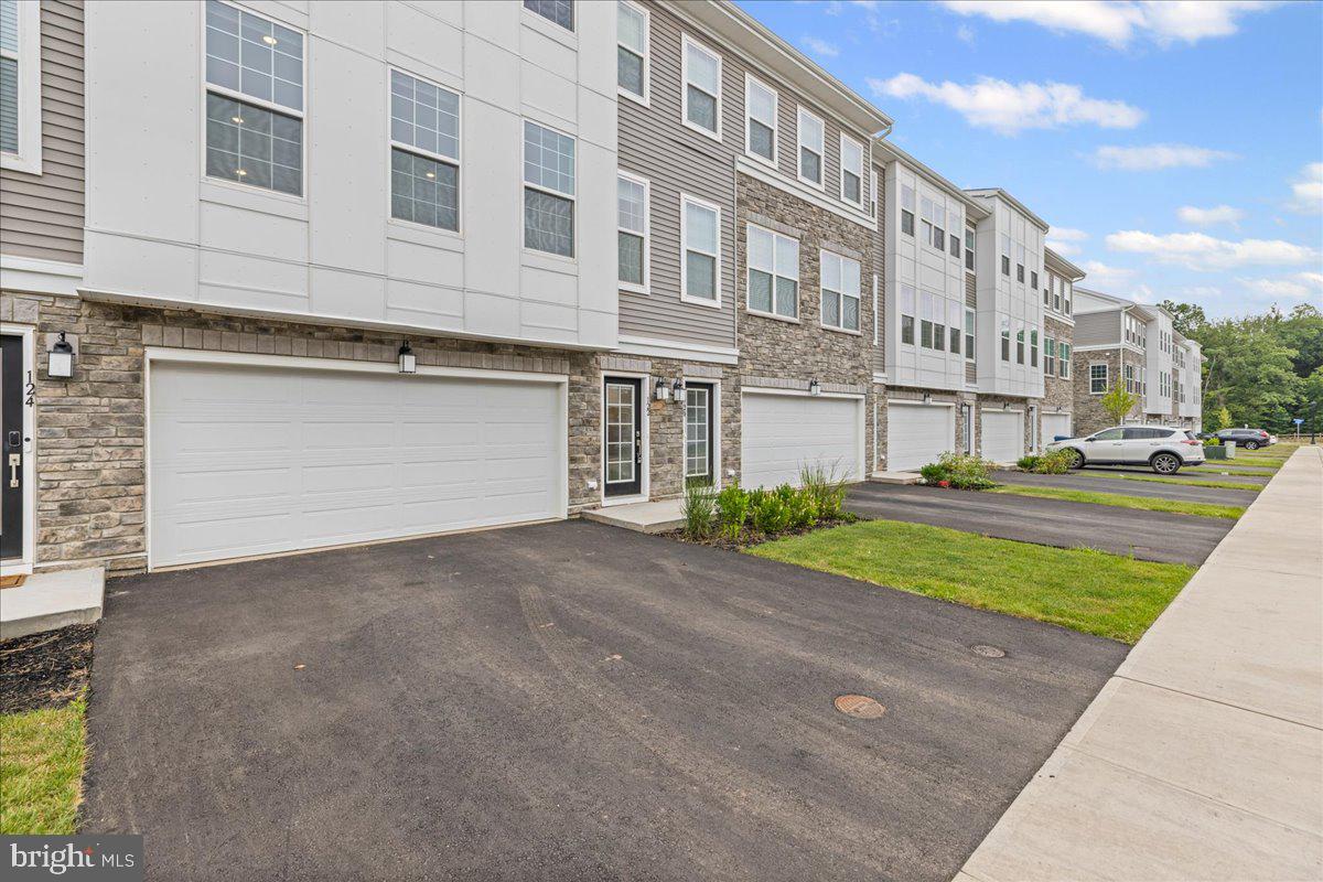 122 ADA HIGHTOWER AVE