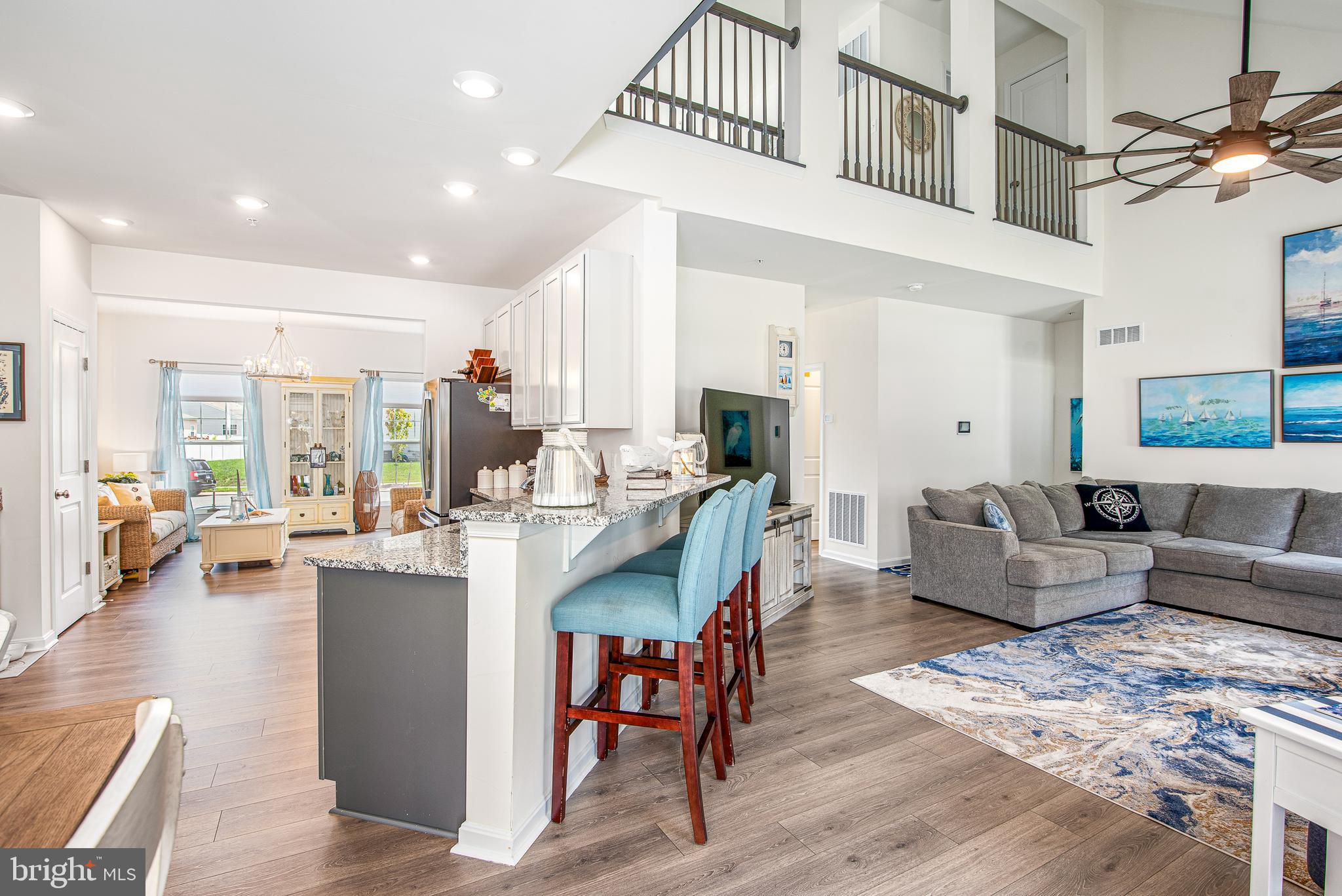 LONGBOAT ESTATES - Residential