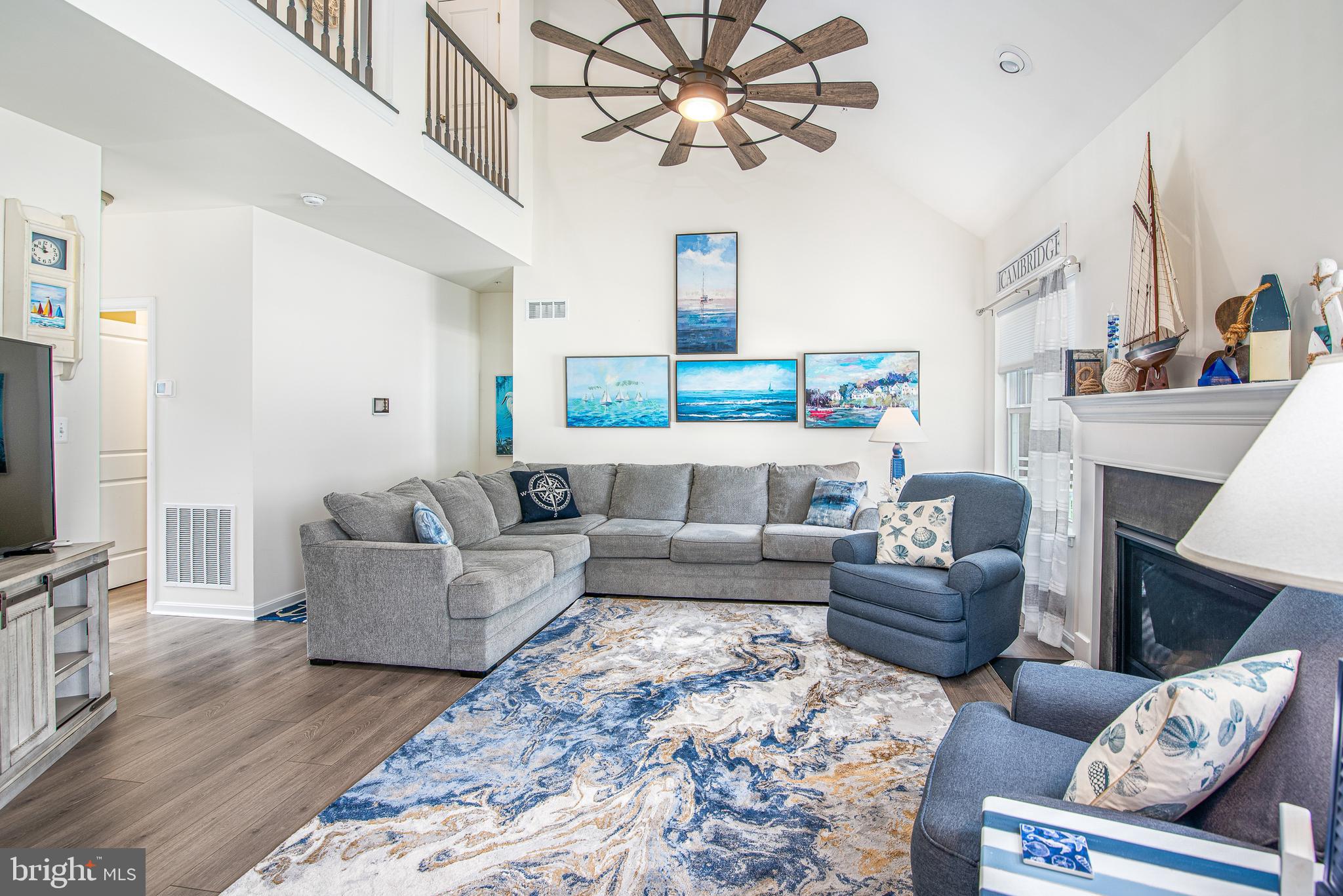 LONGBOAT ESTATES - Residential