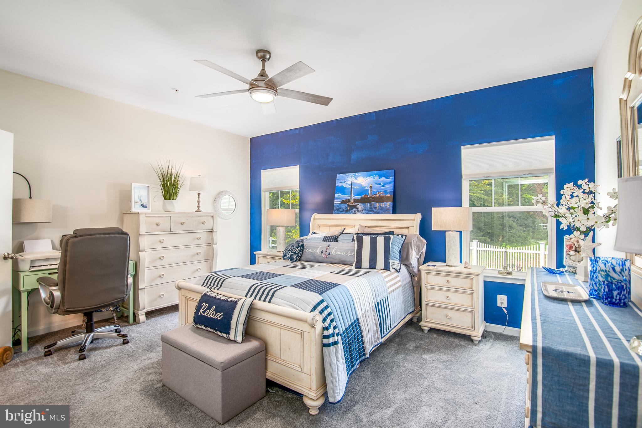 LONGBOAT ESTATES - Residential