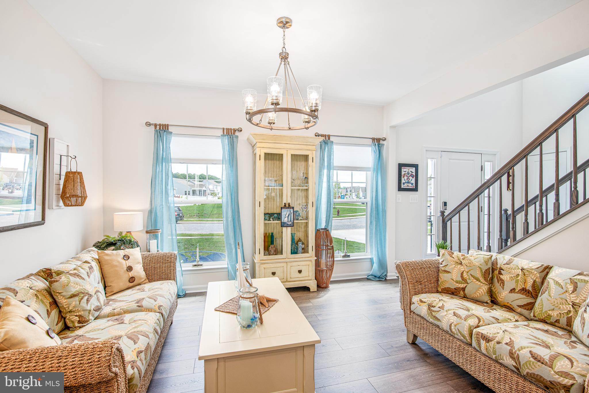 LONGBOAT ESTATES - Residential