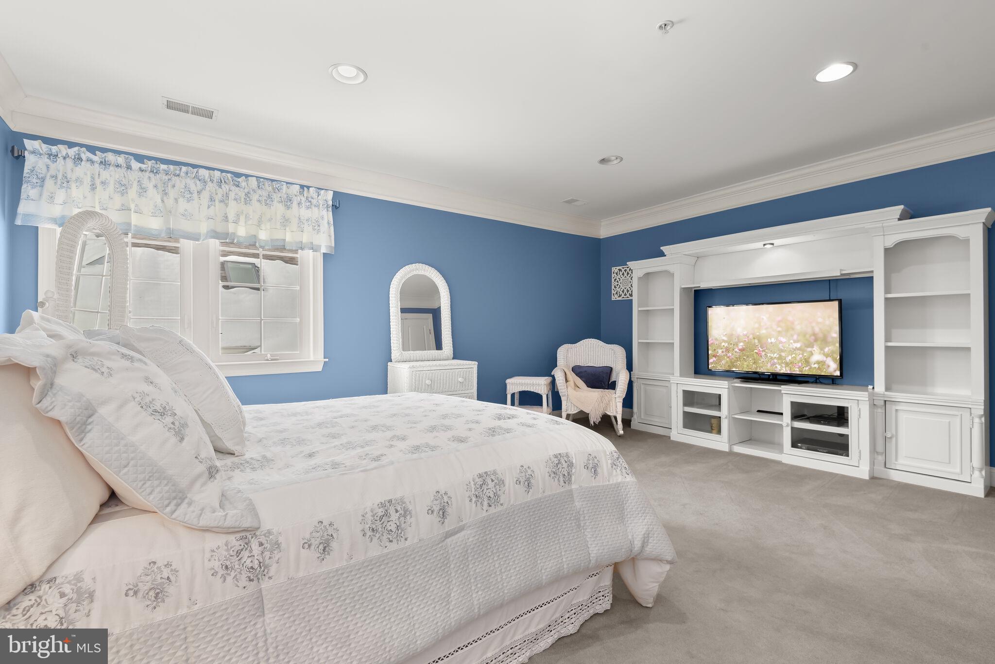 ELLICOTT HILLS - Residential