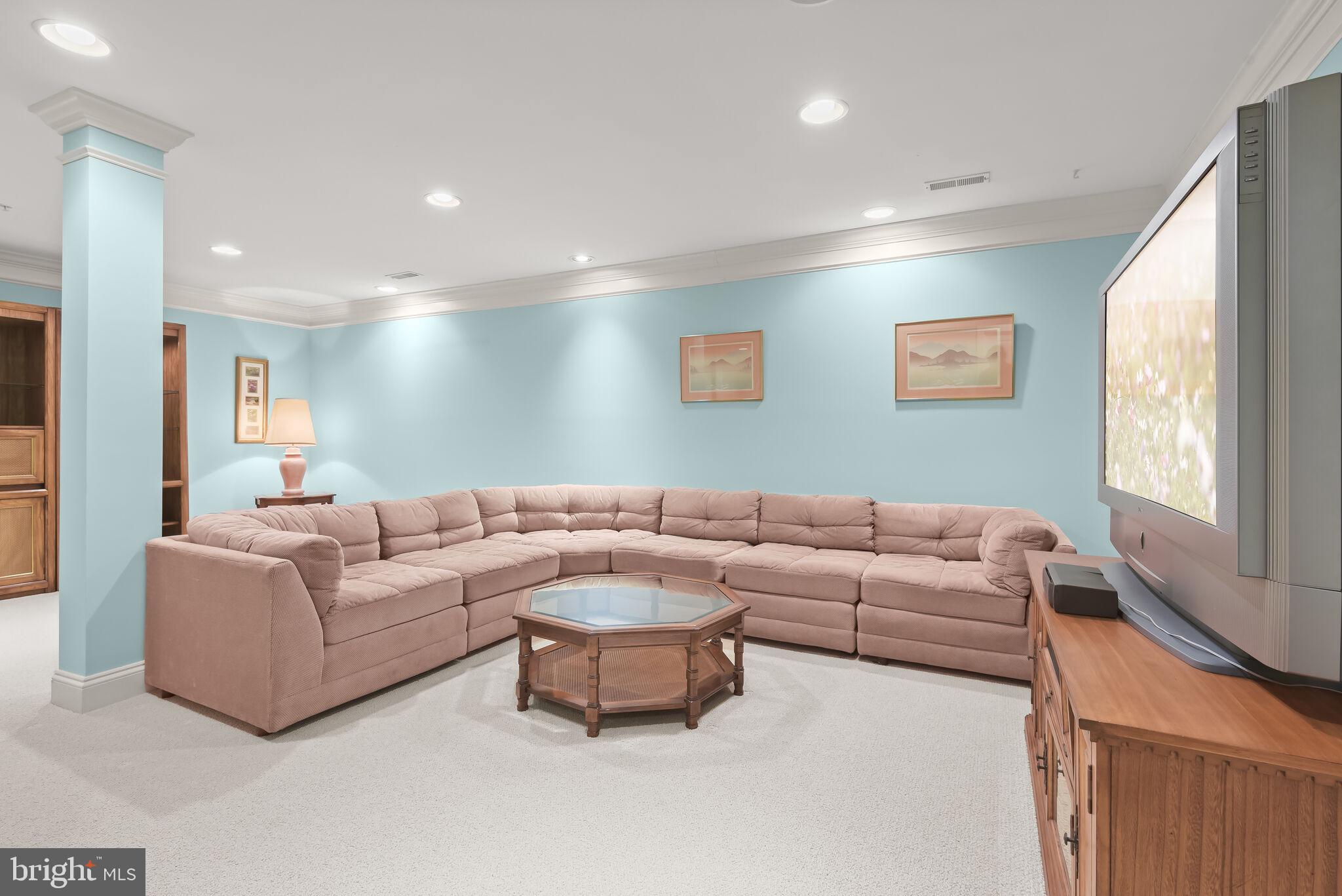 ELLICOTT HILLS - Residential