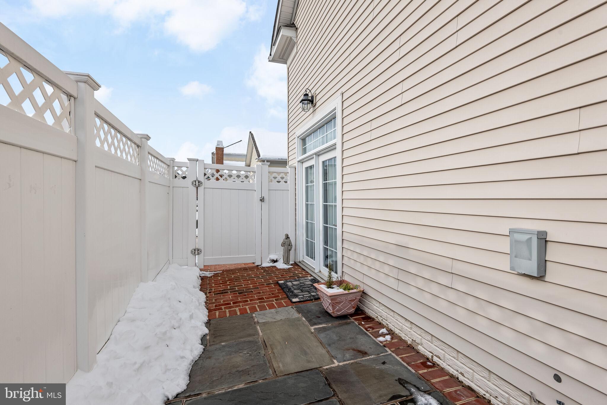 ELLICOTT HILLS - Residential