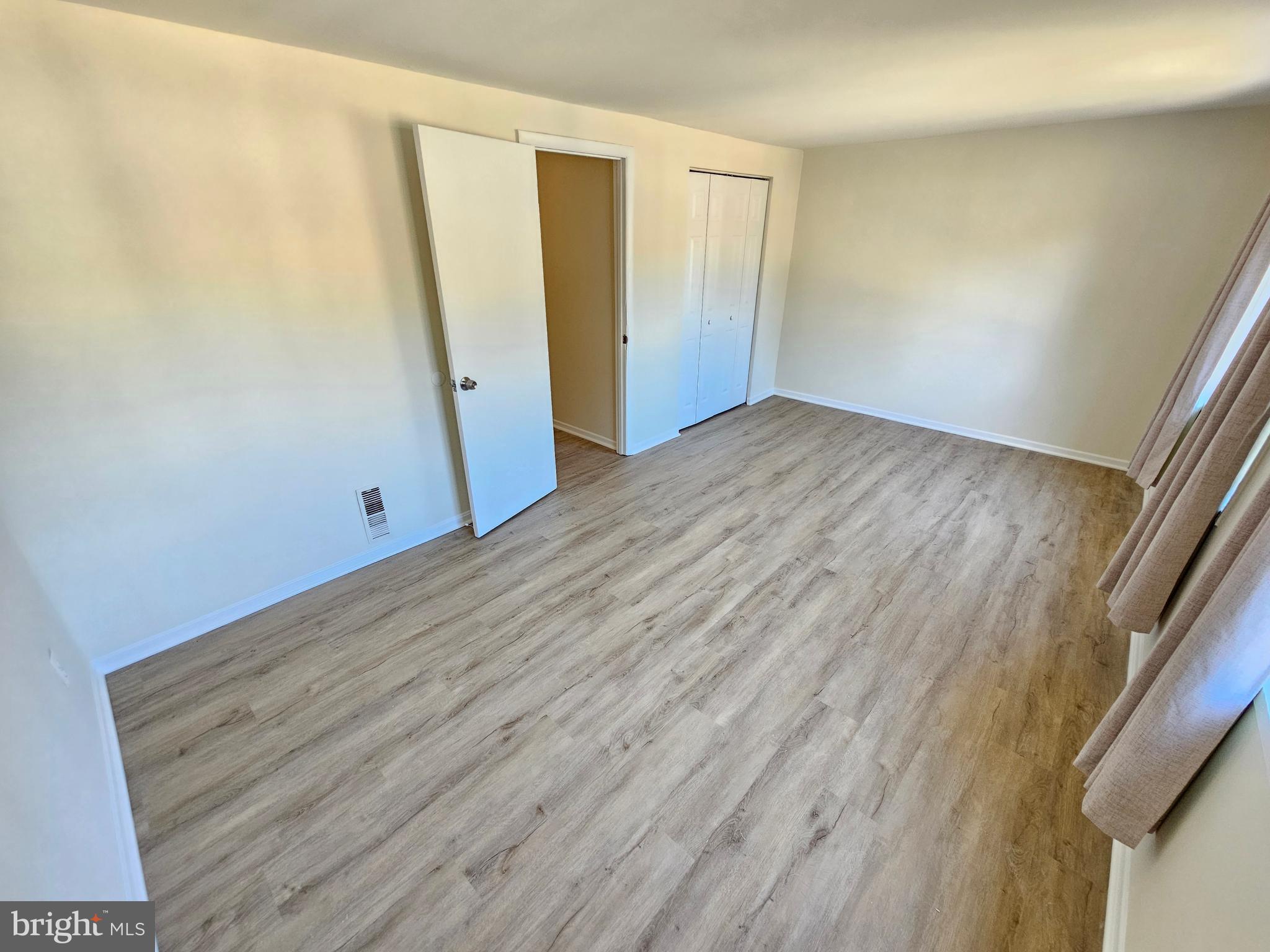 MONTGOMERY VILLAGE - Residential Lease