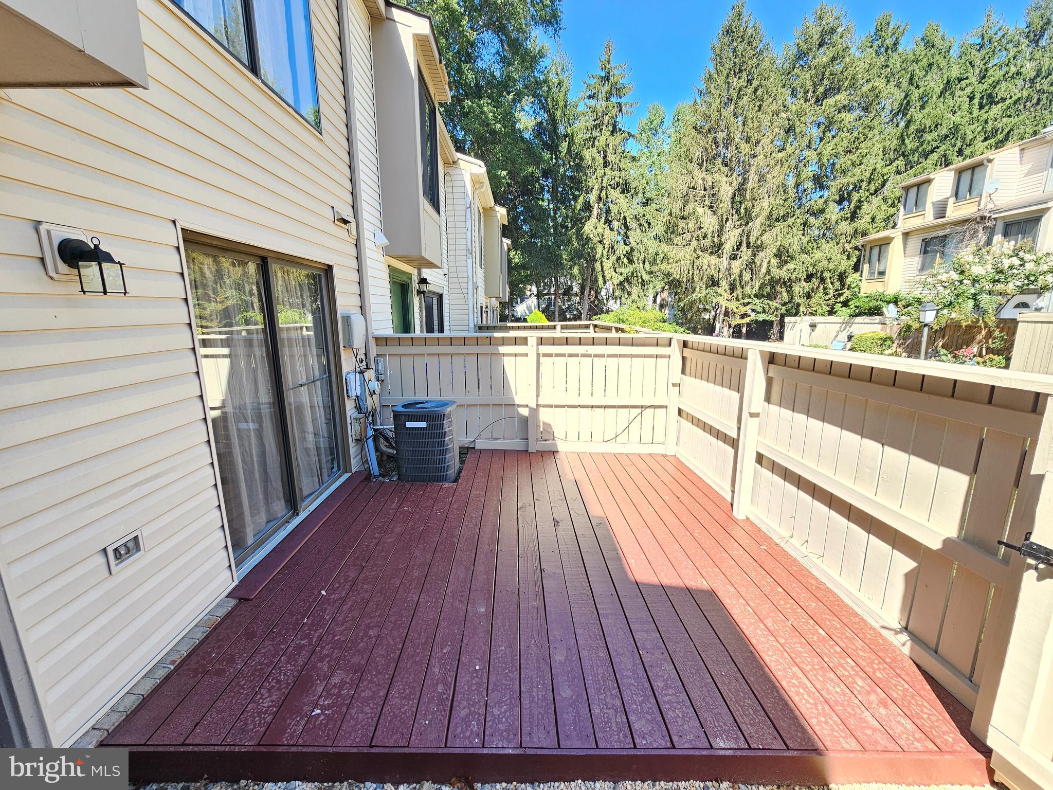 MONTGOMERY VILLAGE - Residential Lease