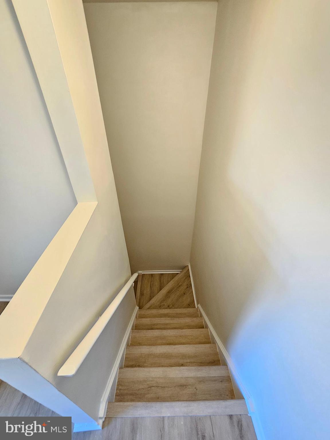 MONTGOMERY VILLAGE - Residential Lease