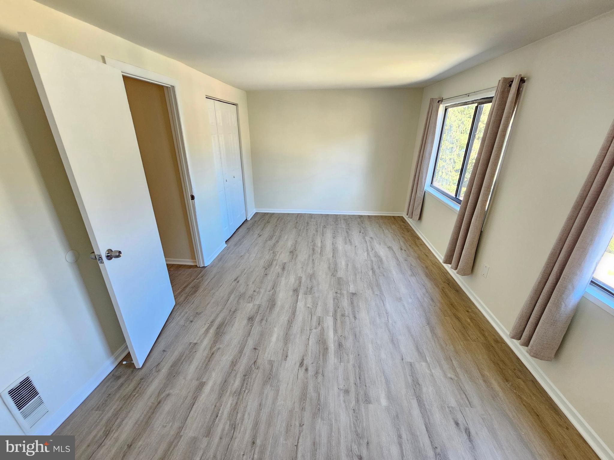 MONTGOMERY VILLAGE - Residential Lease