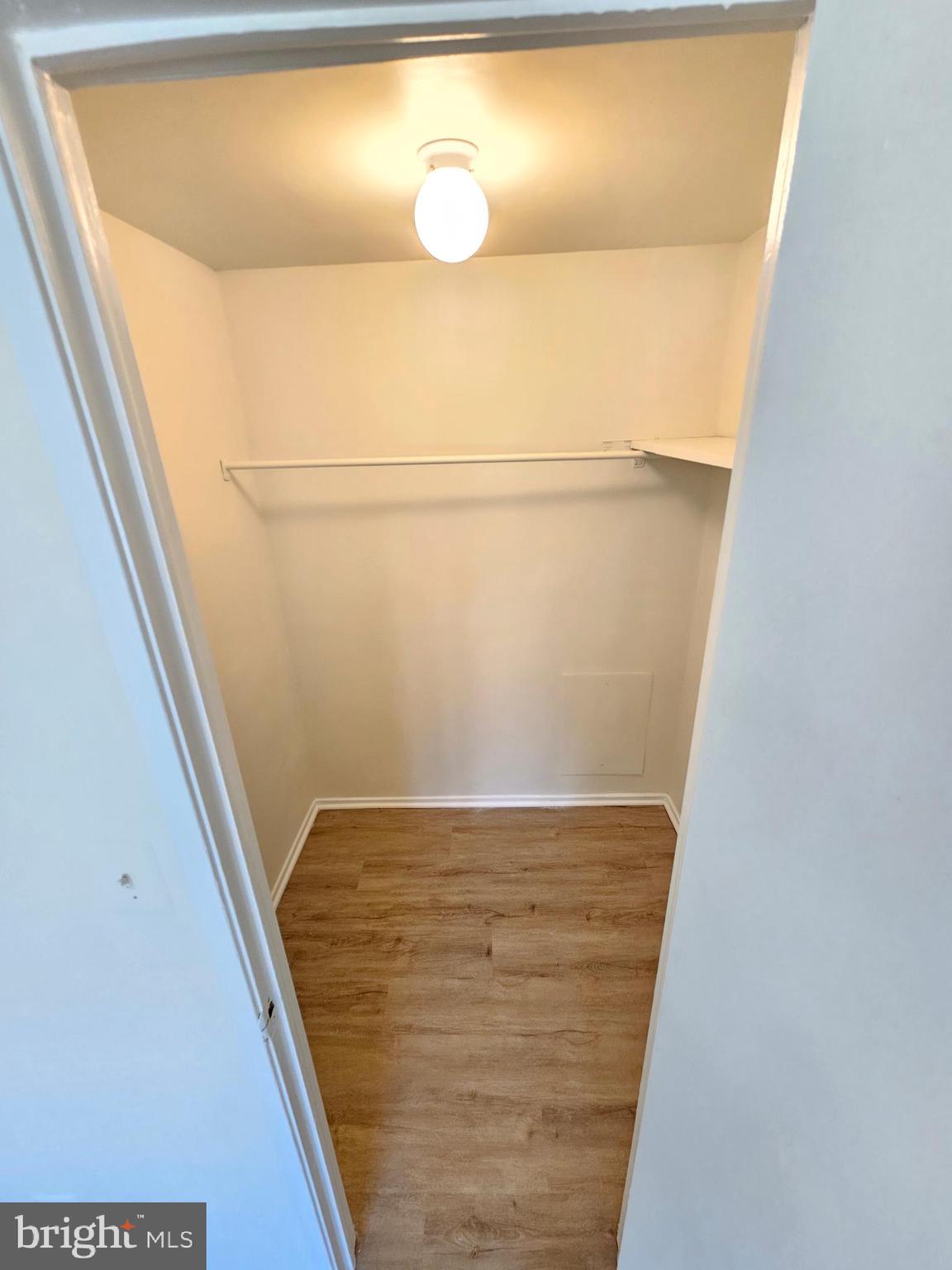 MONTGOMERY VILLAGE - Residential Lease