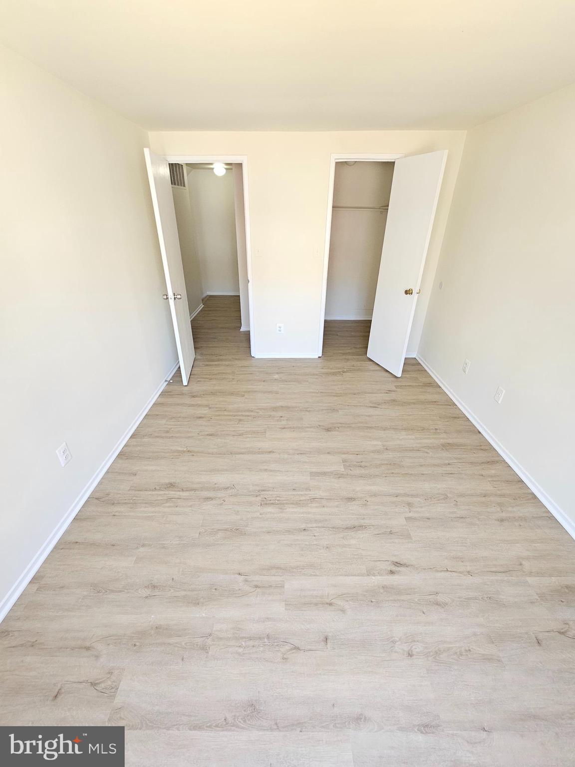 MONTGOMERY VILLAGE - Residential Lease