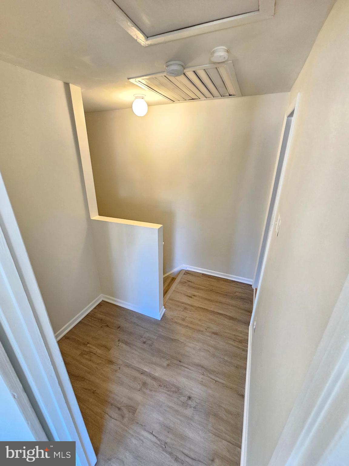 MONTGOMERY VILLAGE - Residential Lease