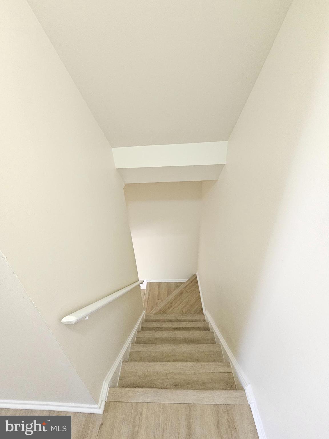 MONTGOMERY VILLAGE - Residential Lease