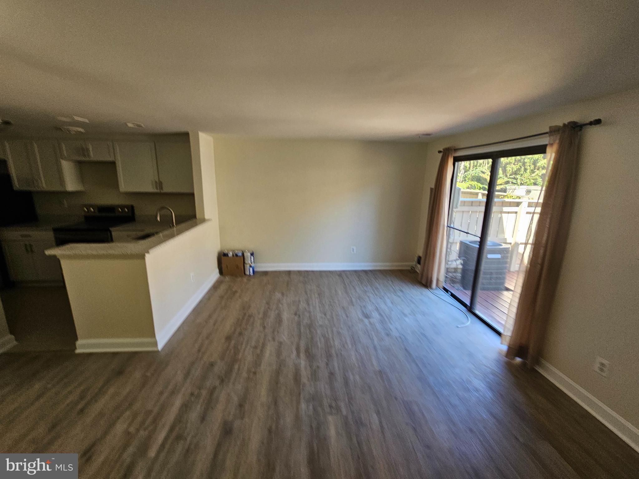 MONTGOMERY VILLAGE - Residential Lease