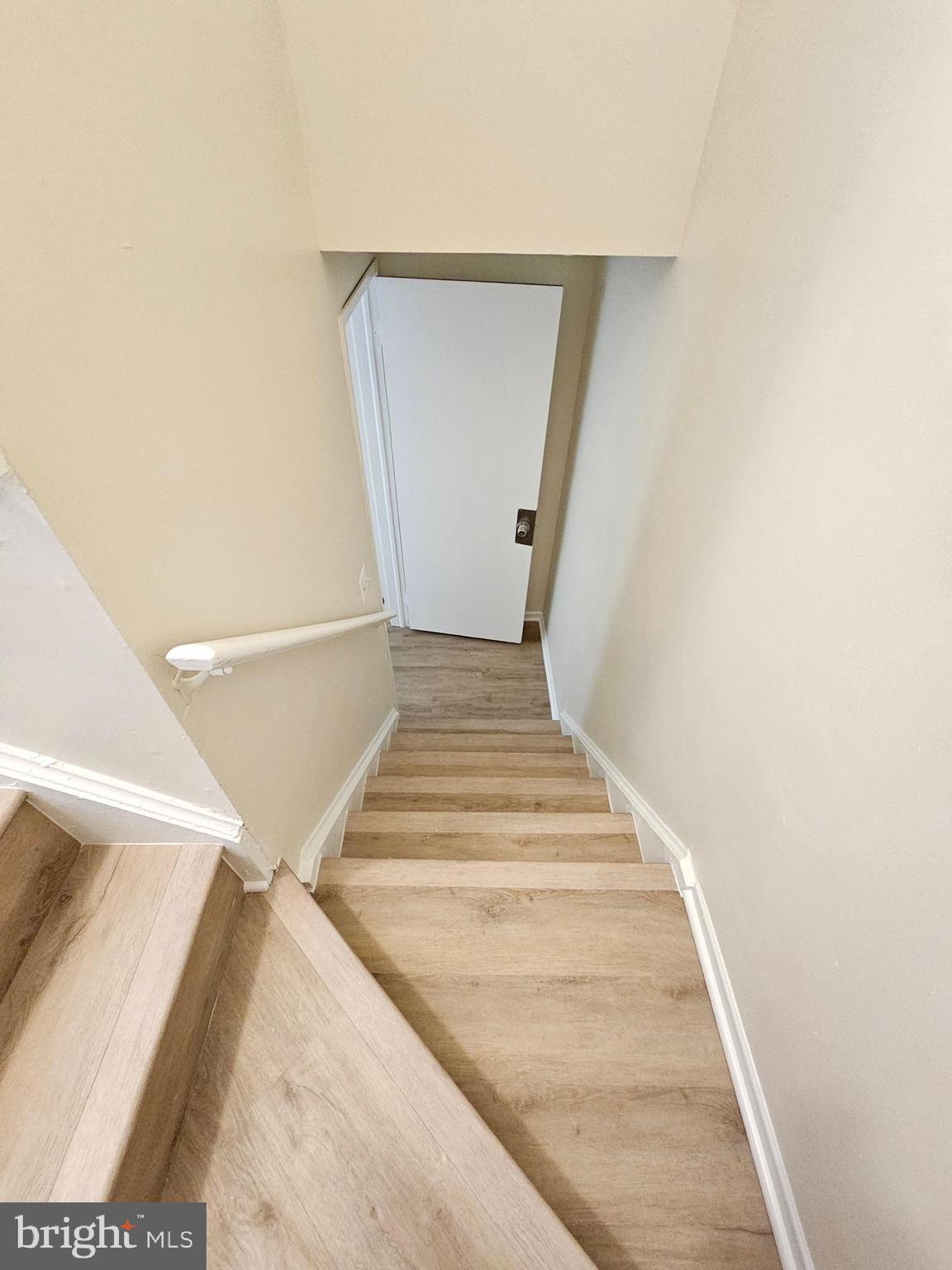 MONTGOMERY VILLAGE - Residential Lease