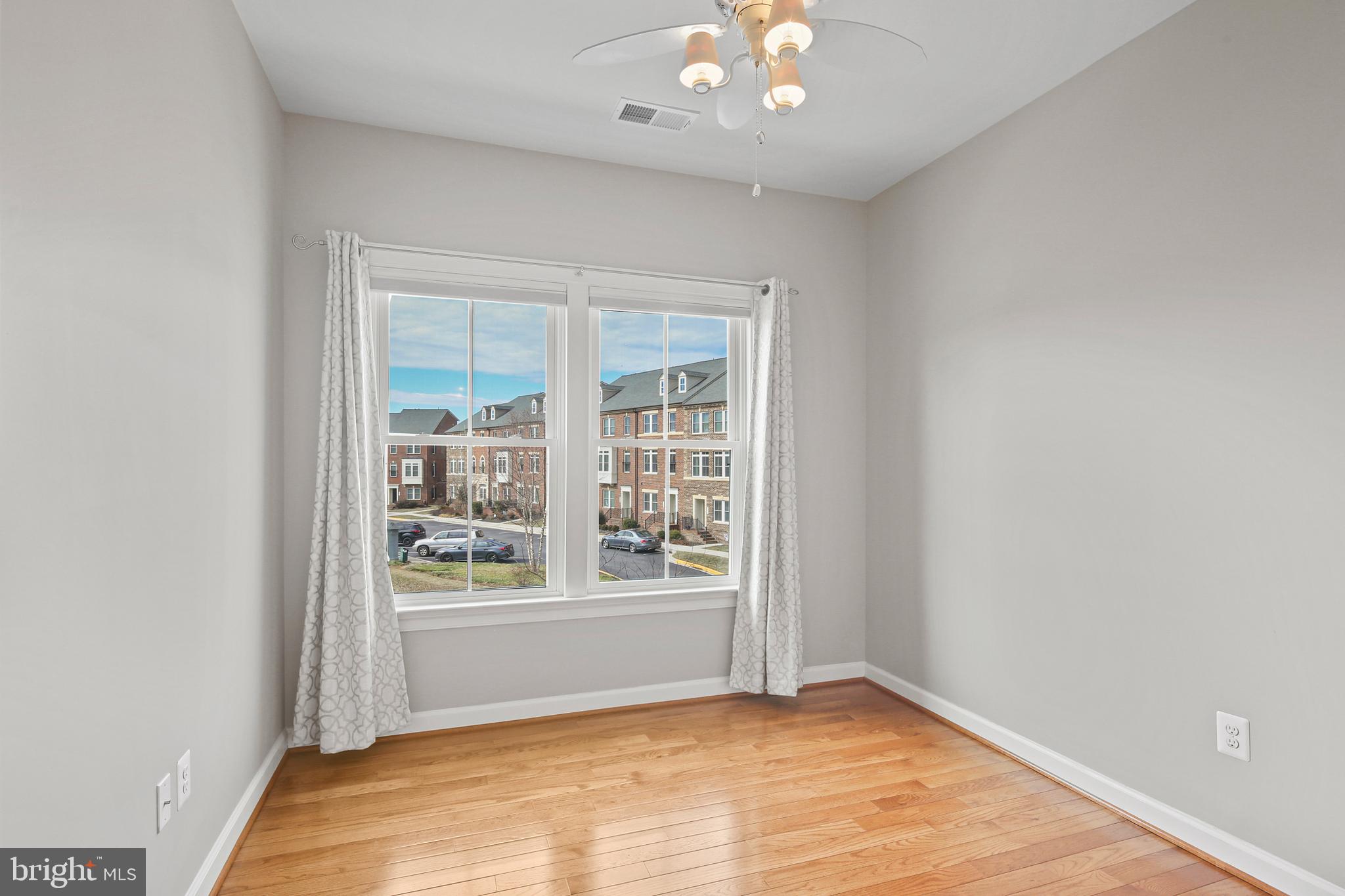 VILLAGES OF URBANA - Residential Lease