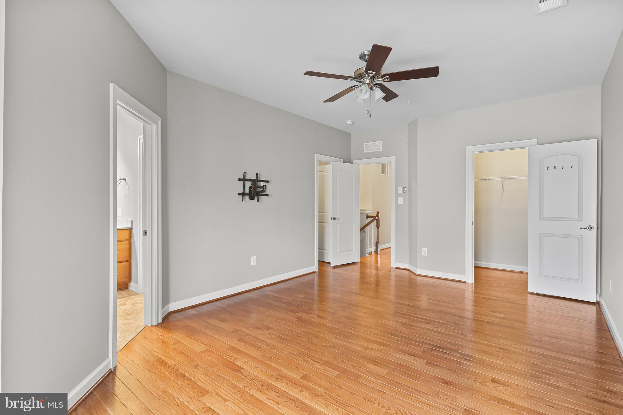 VILLAGES OF URBANA - Residential Lease