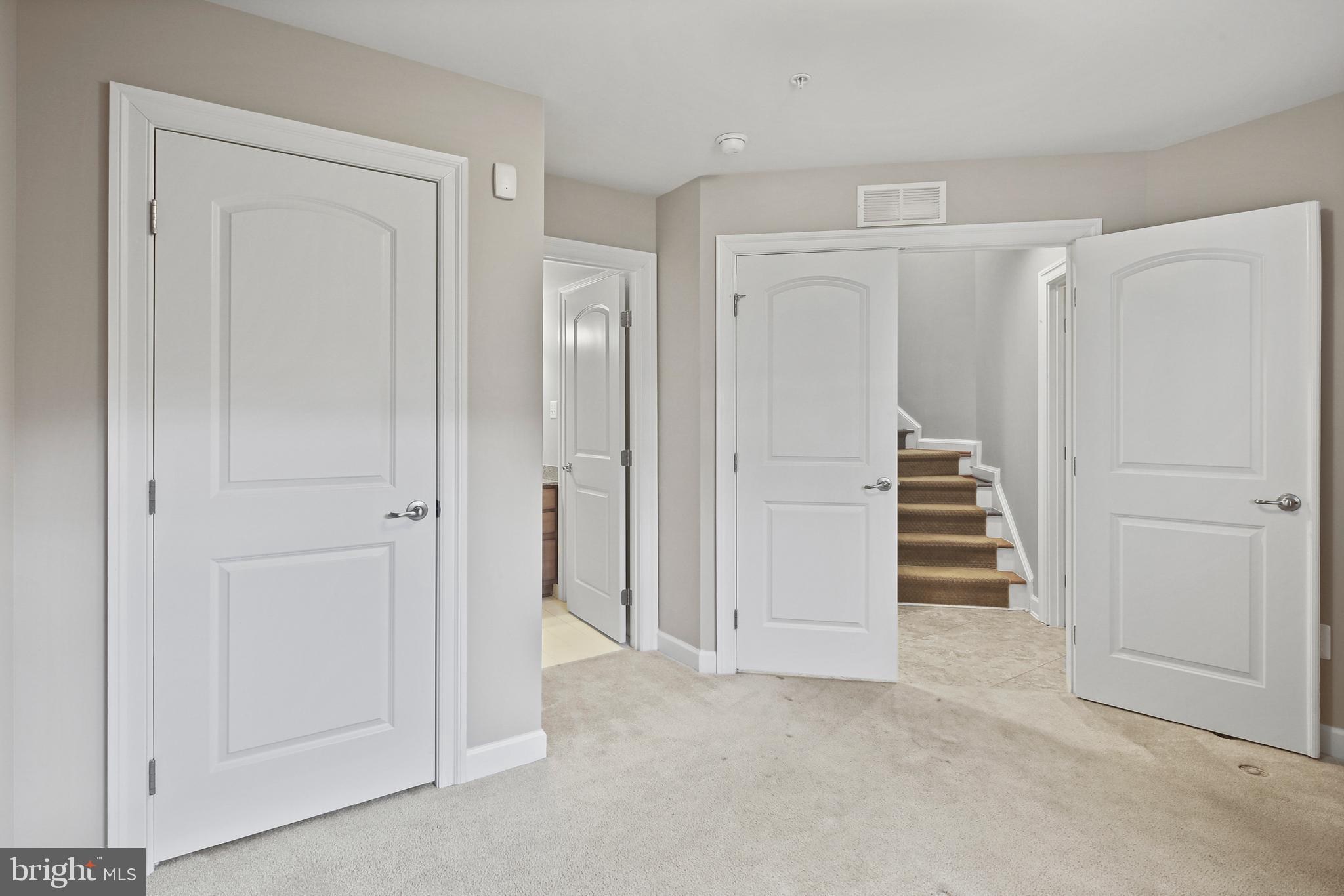 VILLAGES OF URBANA - Residential Lease