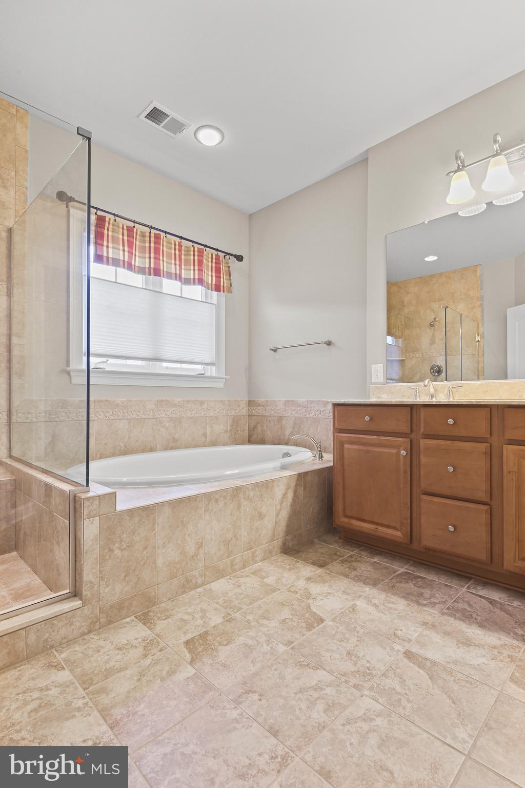 VILLAGES OF URBANA - Residential Lease