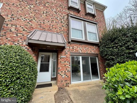 3758 PERSIMMON CIRCLE FAIRFAX VA 22031