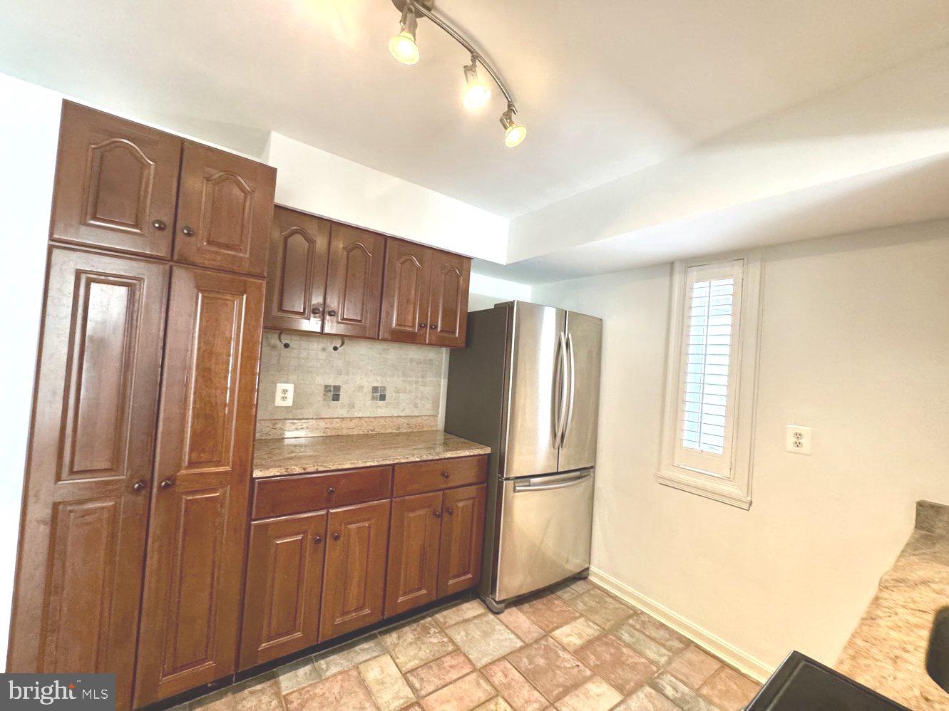 FAIRFAX PLAZA TOWNHOUSES - Residential