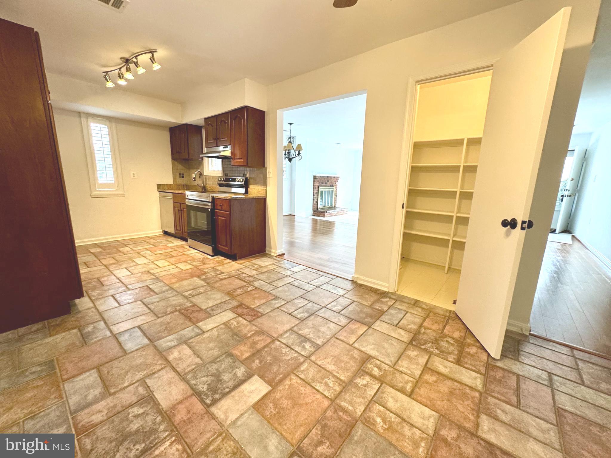 3758 PERSIMMON CIRCLE