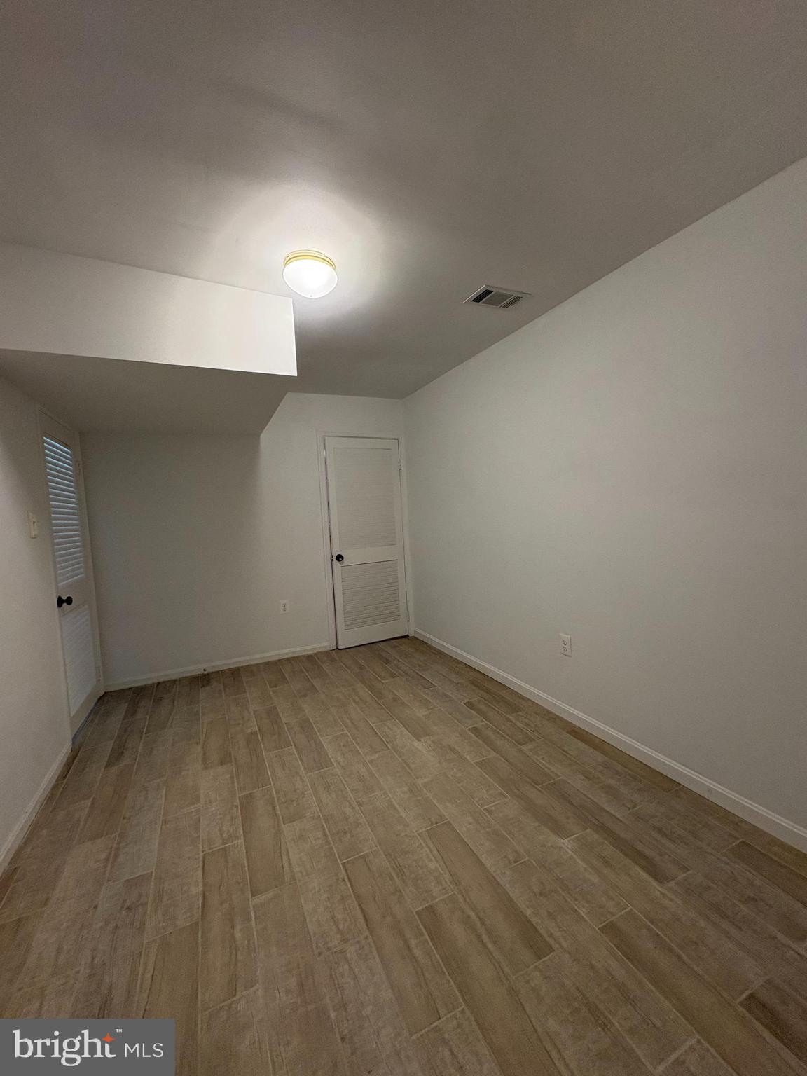 FAIRFAX PLAZA TOWNHOUSES - Residential