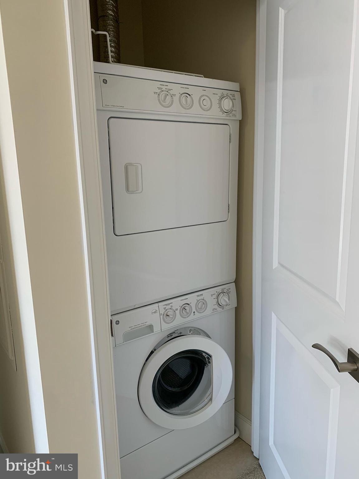 ECLIPSE ON CENTER PARK - Residential Lease