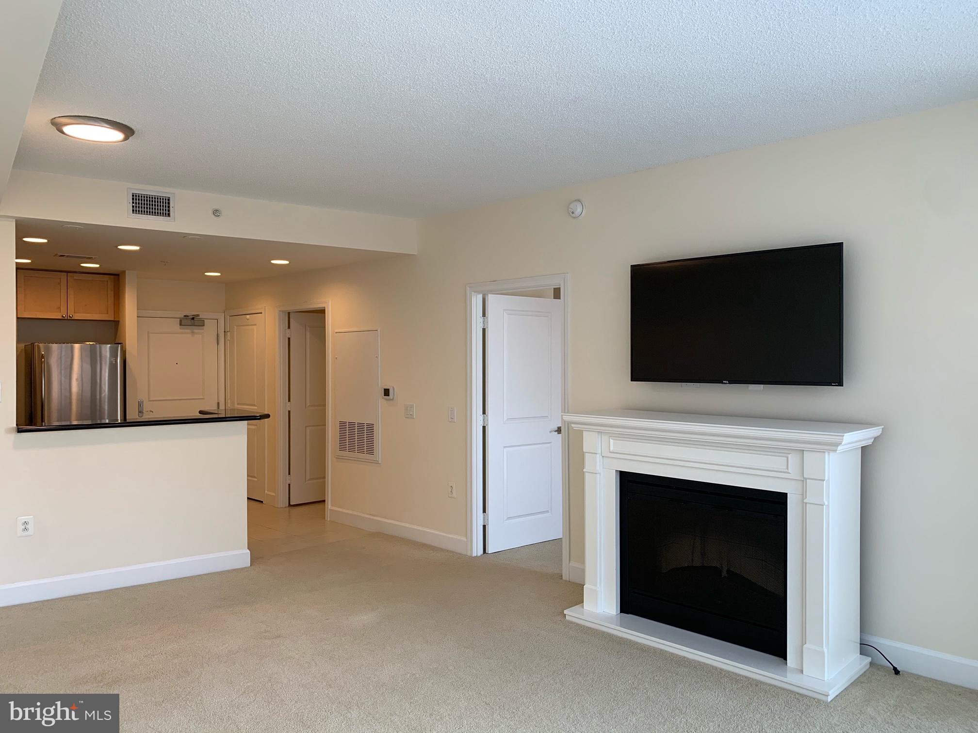 ECLIPSE ON CENTER PARK - Residential Lease